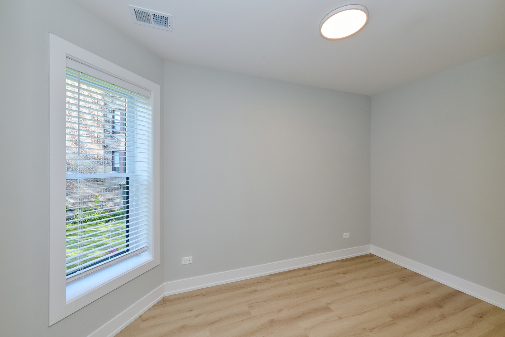 2127 S Marshall Boulevard 1 Property Photo 15