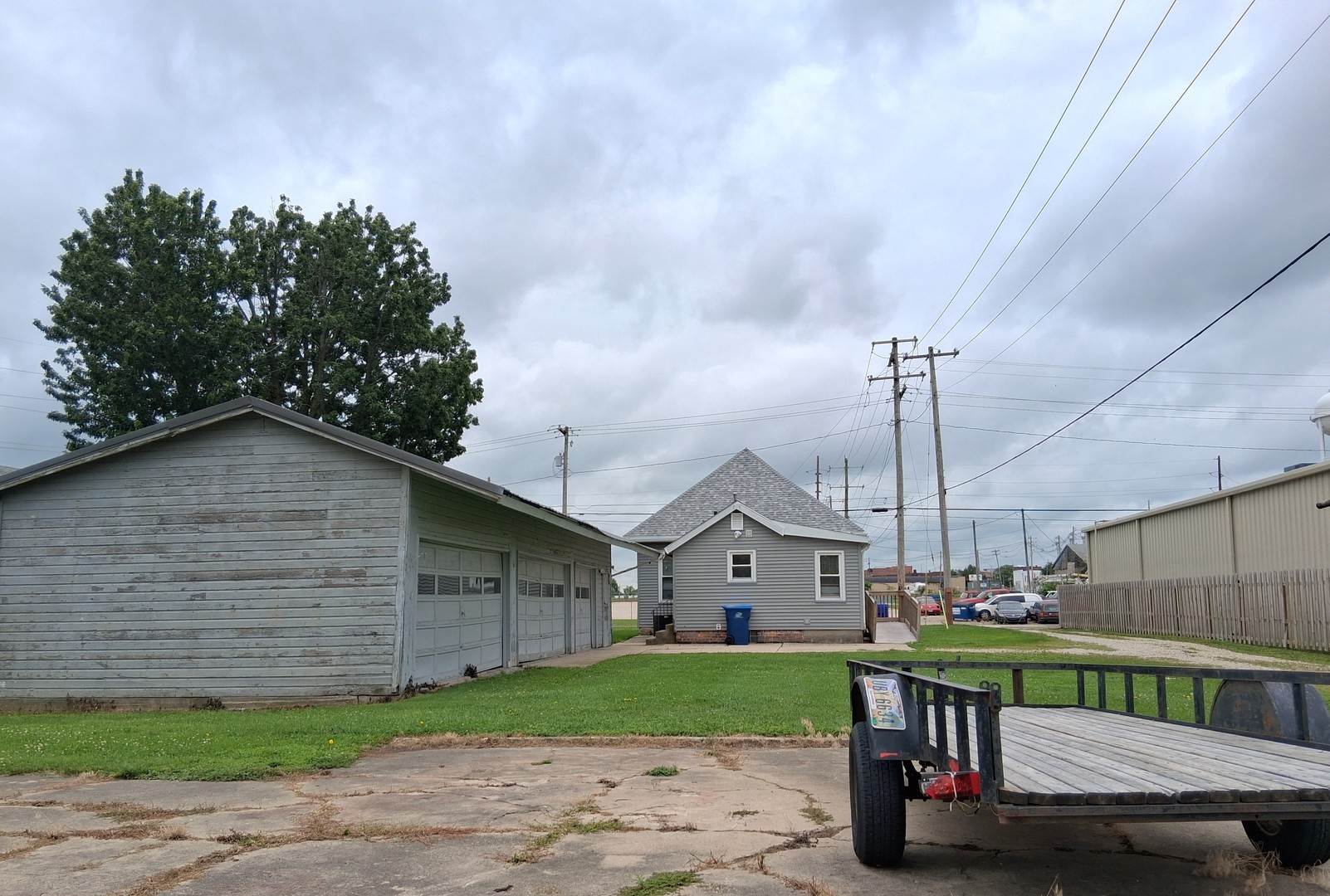 112 E 6th Street Property Photo 5