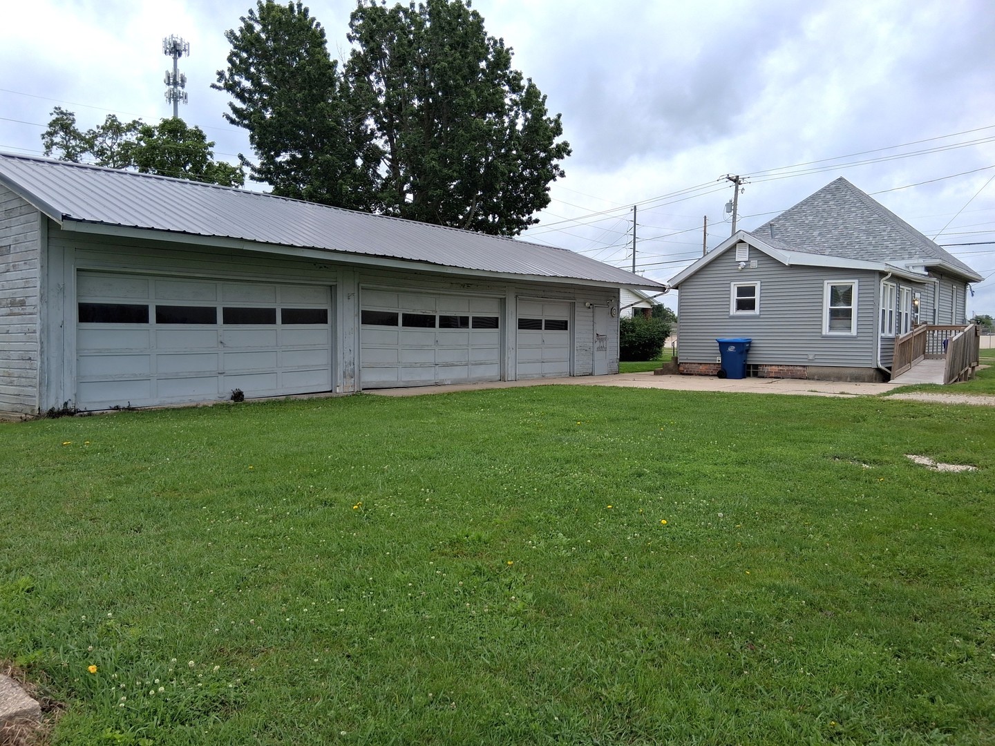 112 E 6th Street Property Photo 6