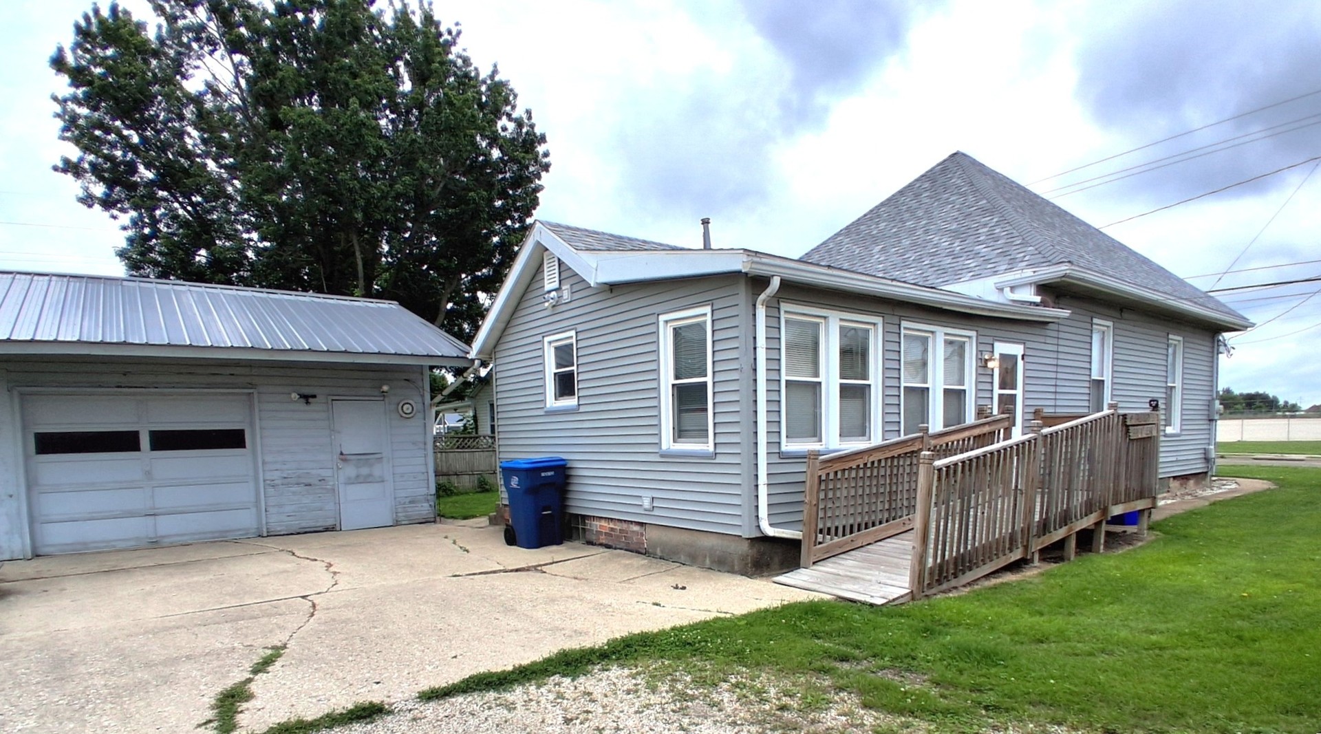 112 E 6th Street Property Photo 7