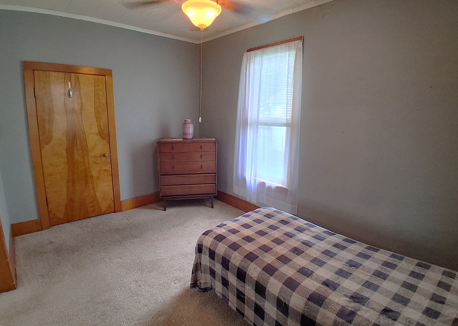 112 E 6th Street Property Photo 31