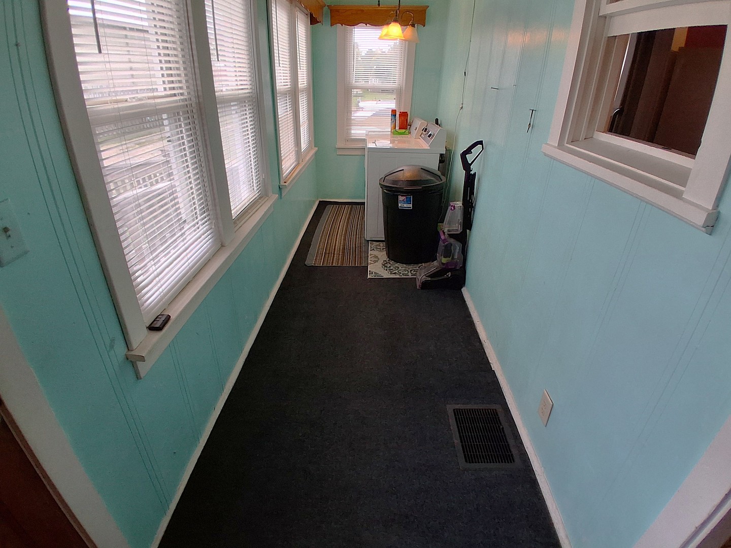 112 E 6th Street Property Photo 37