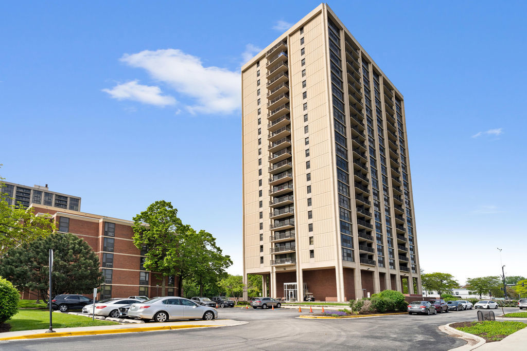 2901 S Michigan Avenue 903 Property Photo 1