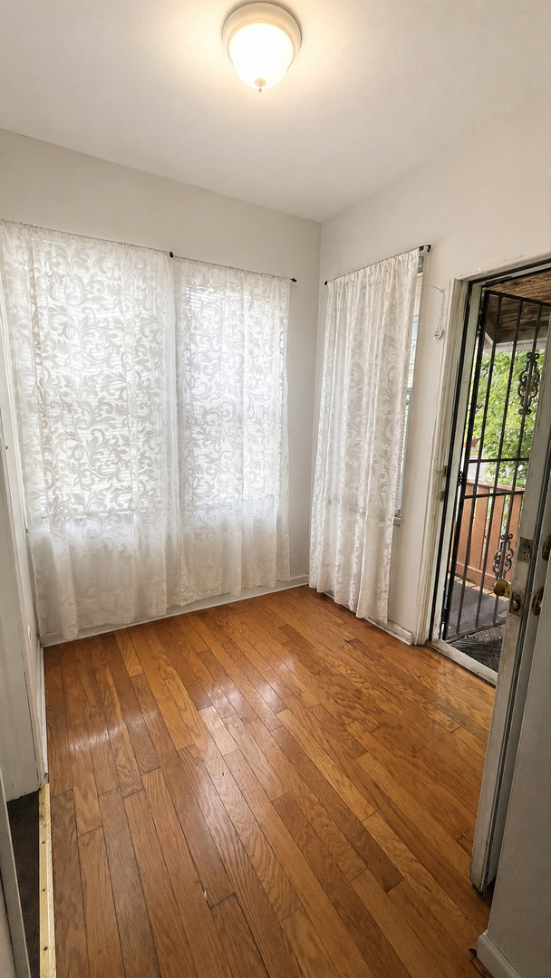 4459 W Carroll Avenue Property Photo 4