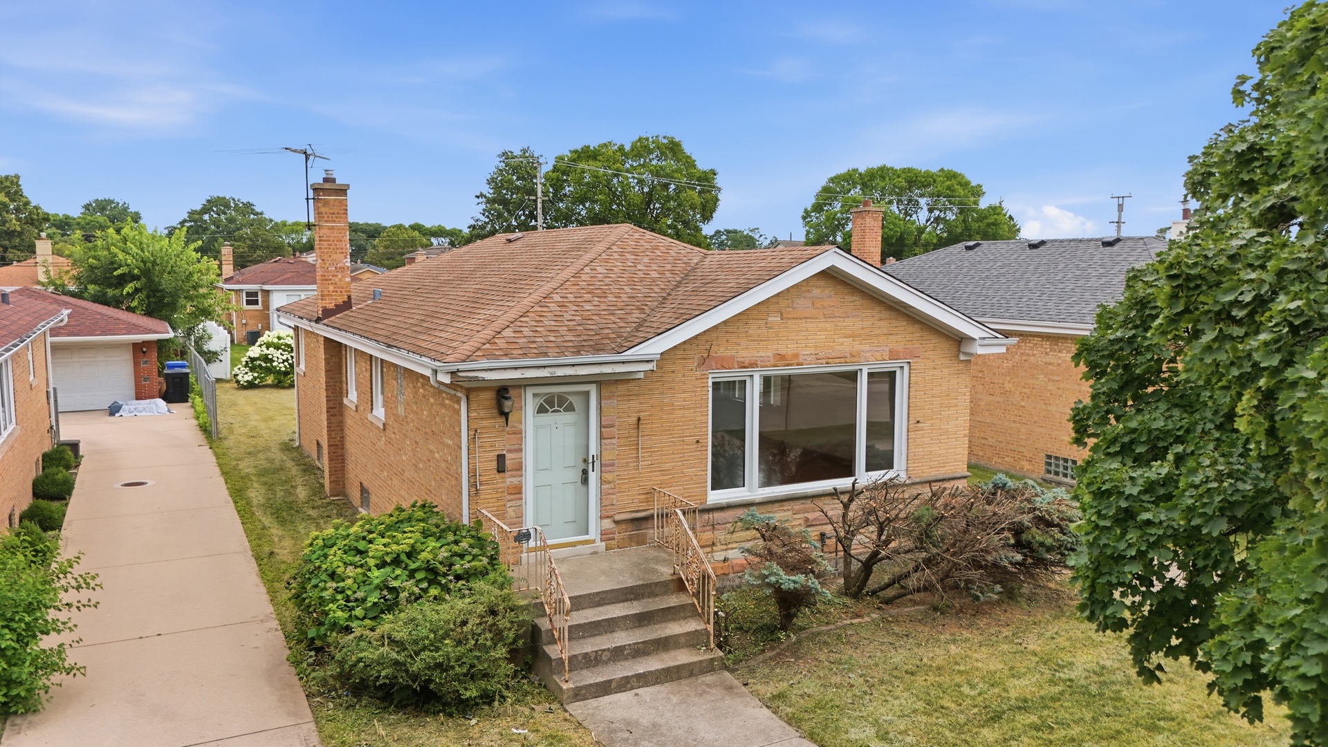 4847 N Sayre Avenue Property Photo 1