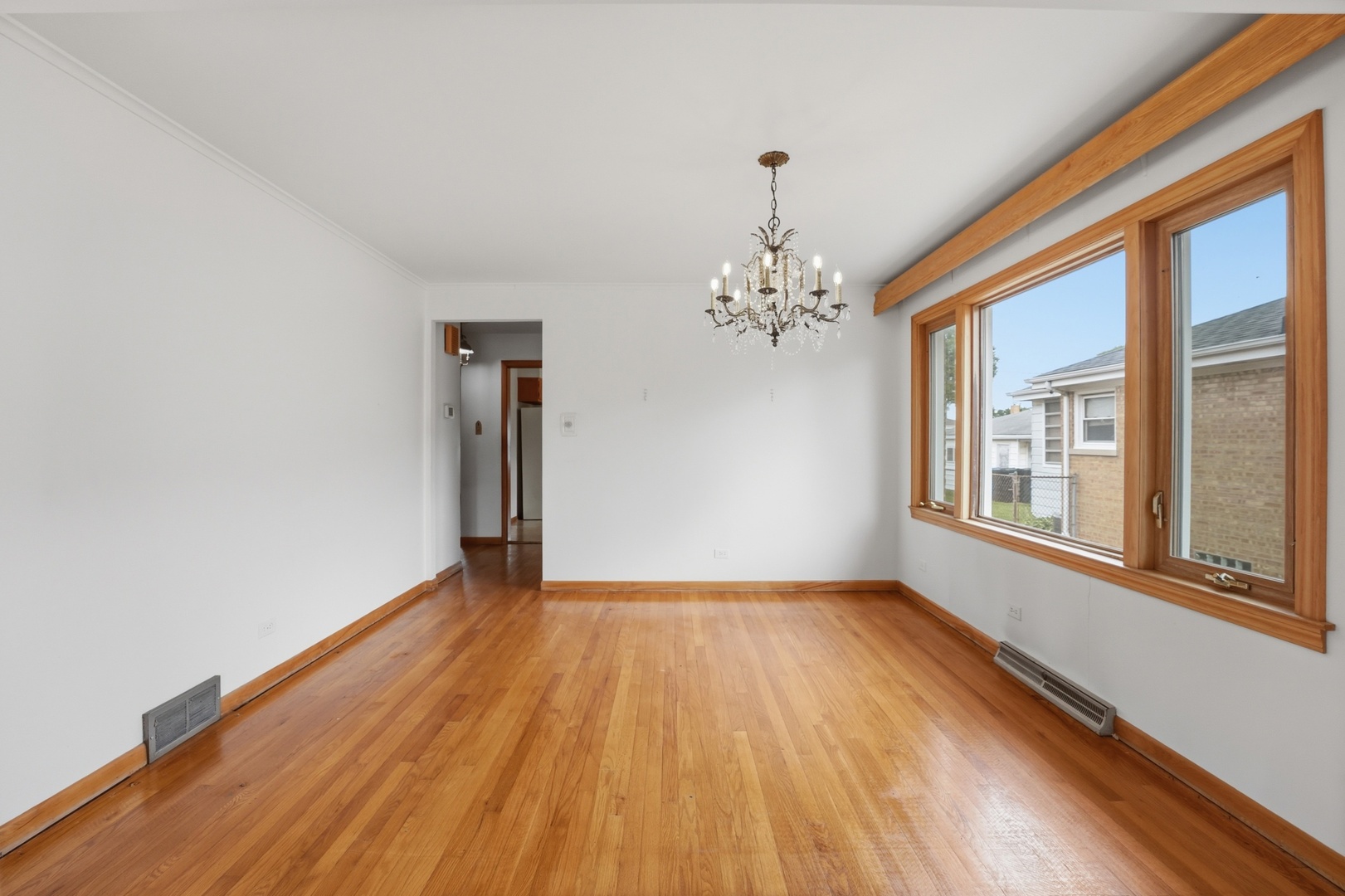 4847 N Sayre Avenue Property Photo 8