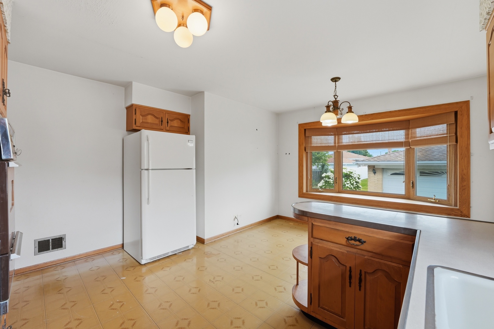4847 N Sayre Avenue Property Photo 14