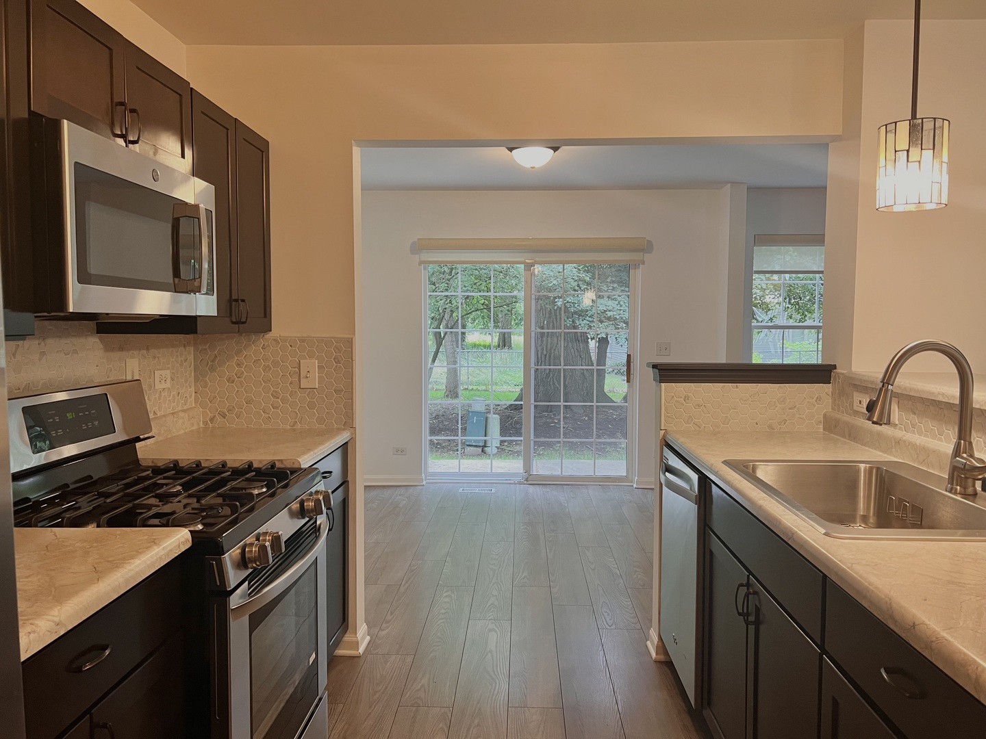 2407 Stoughton Circle 2407 Property Photo 4