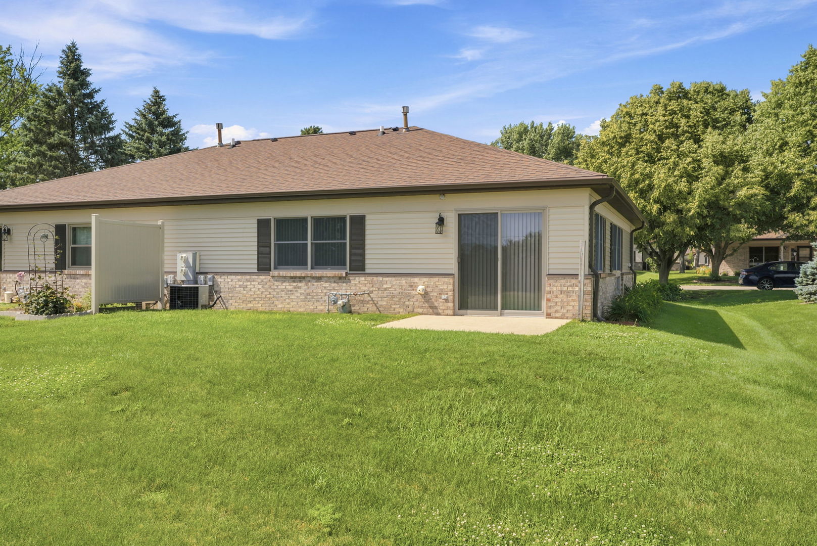 905a Coventry Lane Property Photo 3