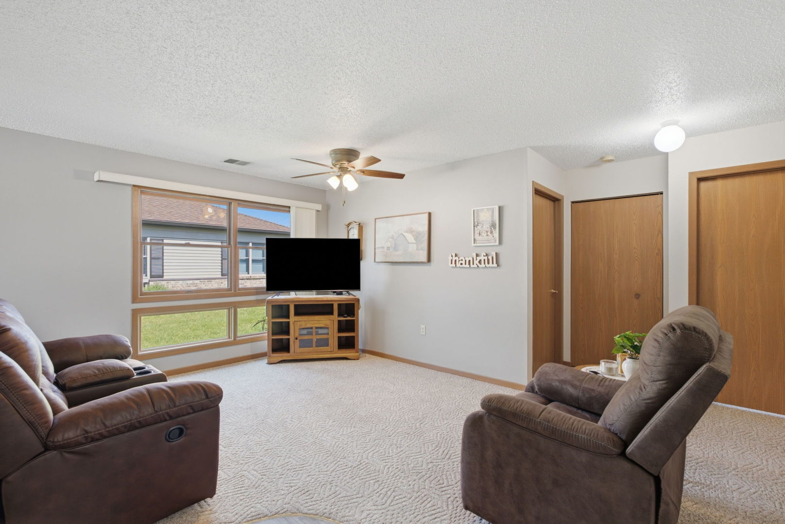 905a Coventry Lane Property Photo 7