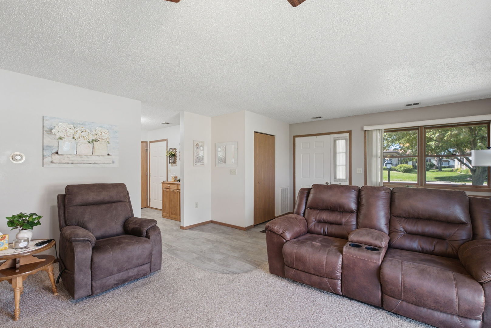 905a Coventry Lane Property Photo 8