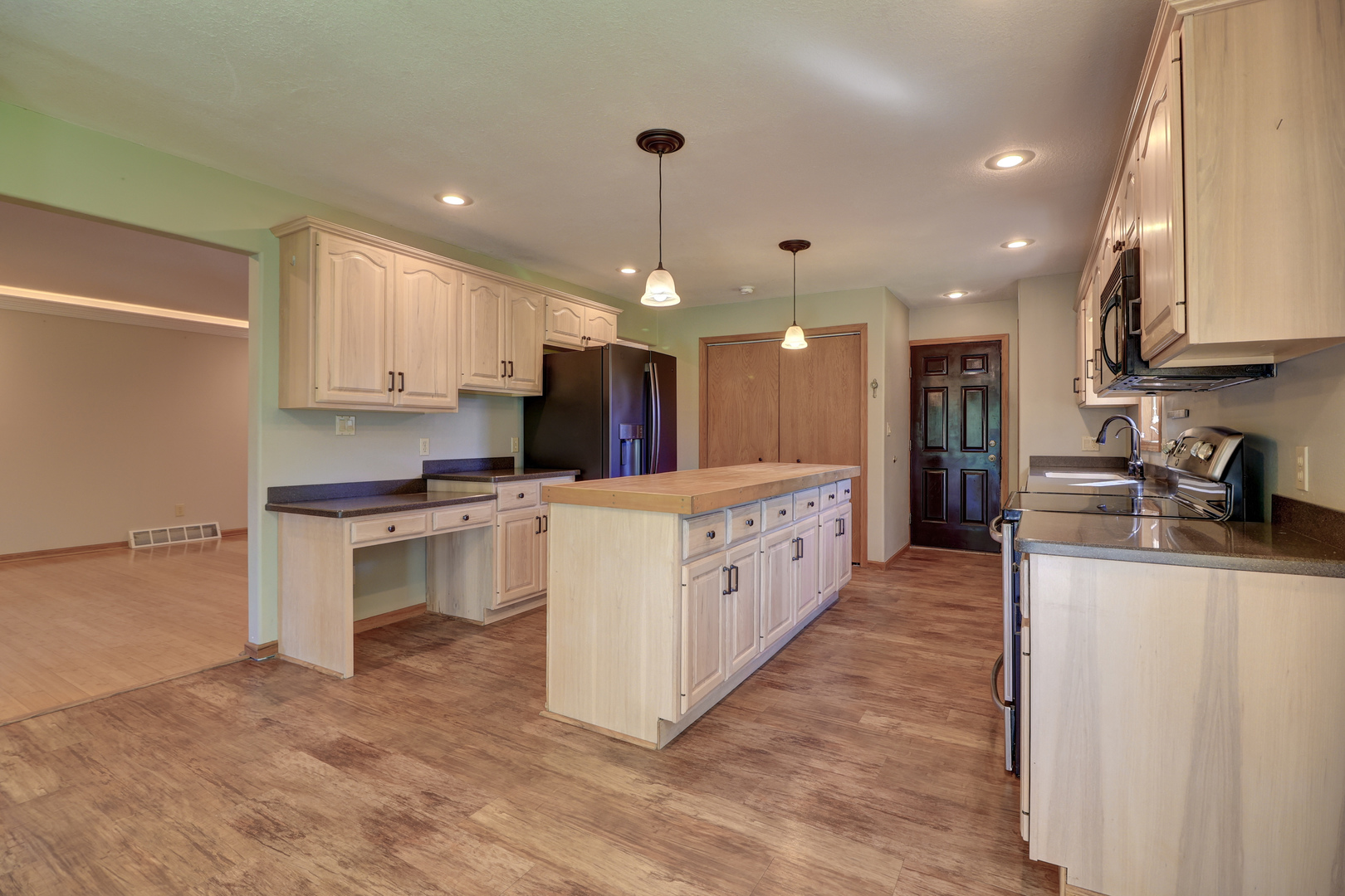 681 W Deer Creek Road Property Photo 4