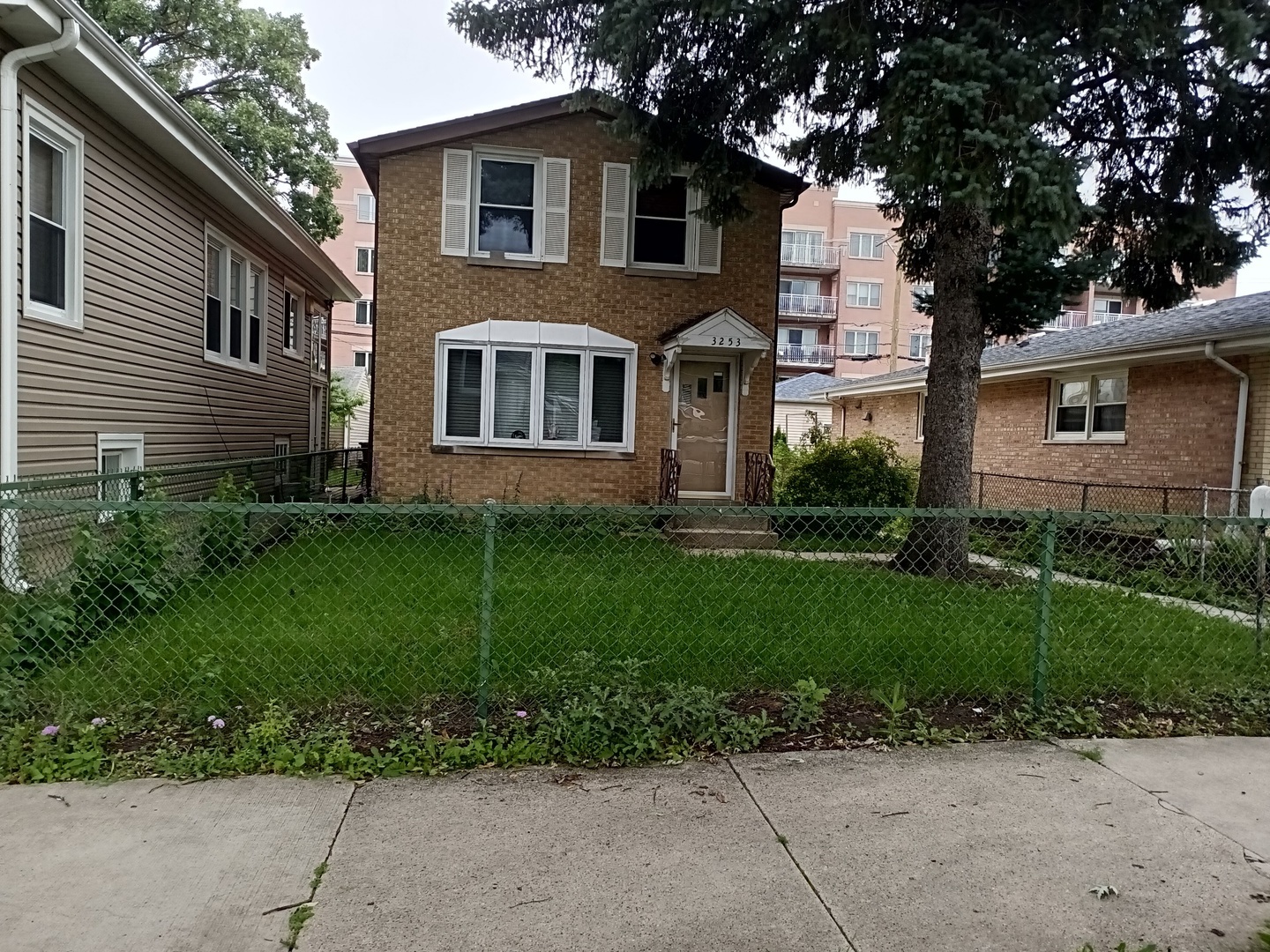 3253 N Oconto Avenue Property Photo 2