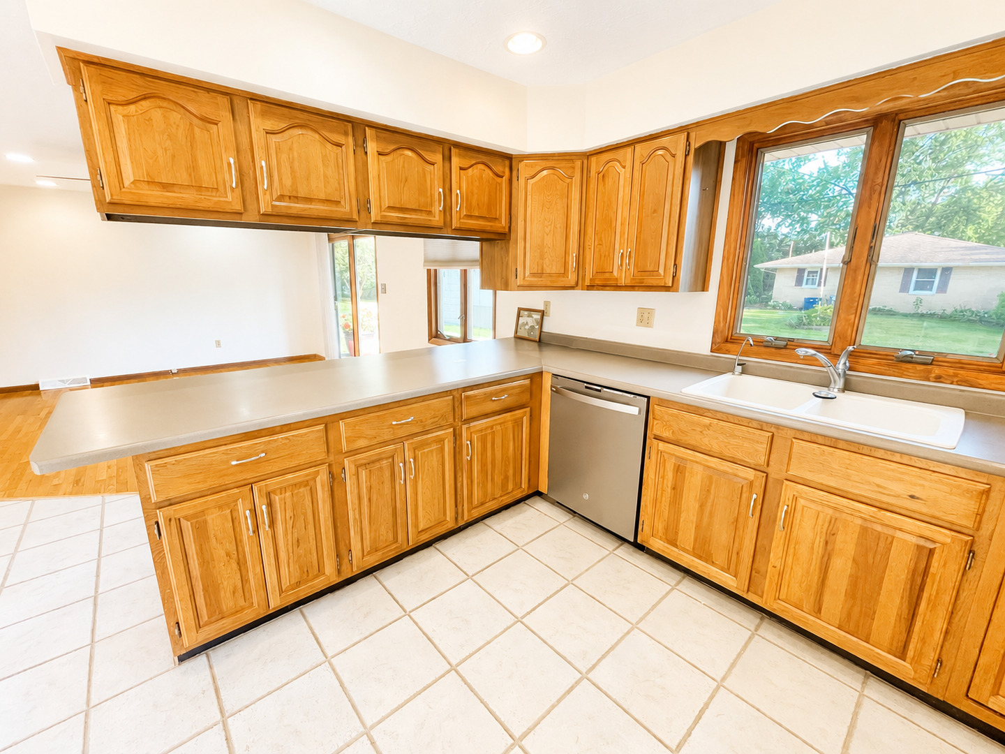 404 Clayton Drive Property Photo 6
