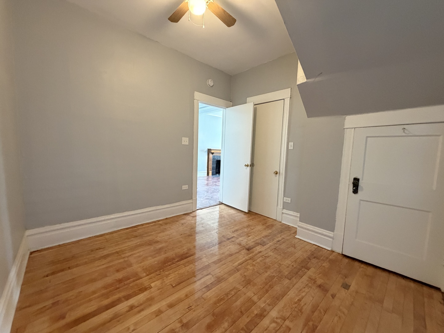 7817 S South Shore Drive 1 Property Photo 4