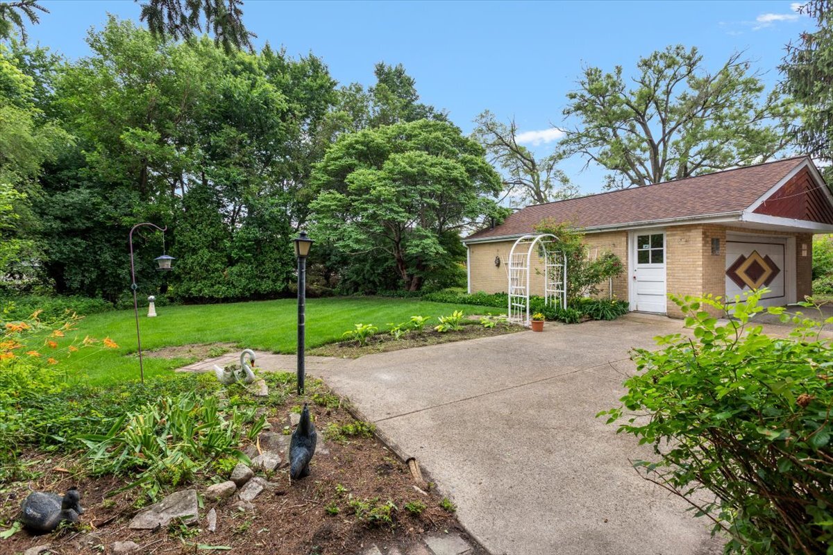 6317 Kirschoff Street Property Photo 16