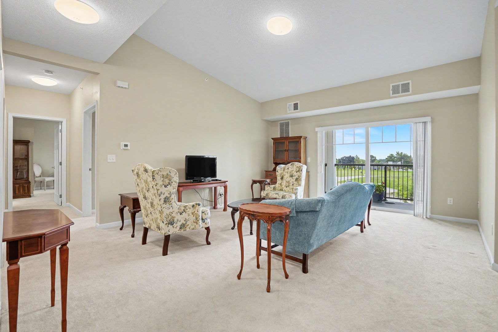 2592 Middle Road 318 Property Photo 15