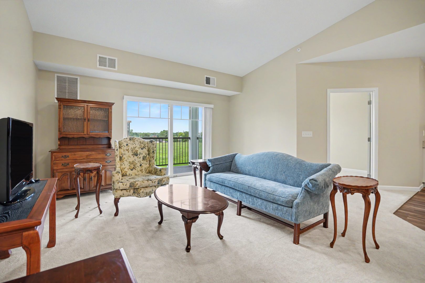 2592 Middle Road 318 Property Photo 16