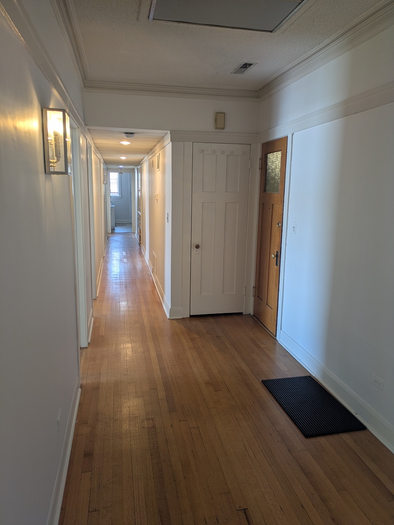 103 E 1st Street 2n Property Photo 2