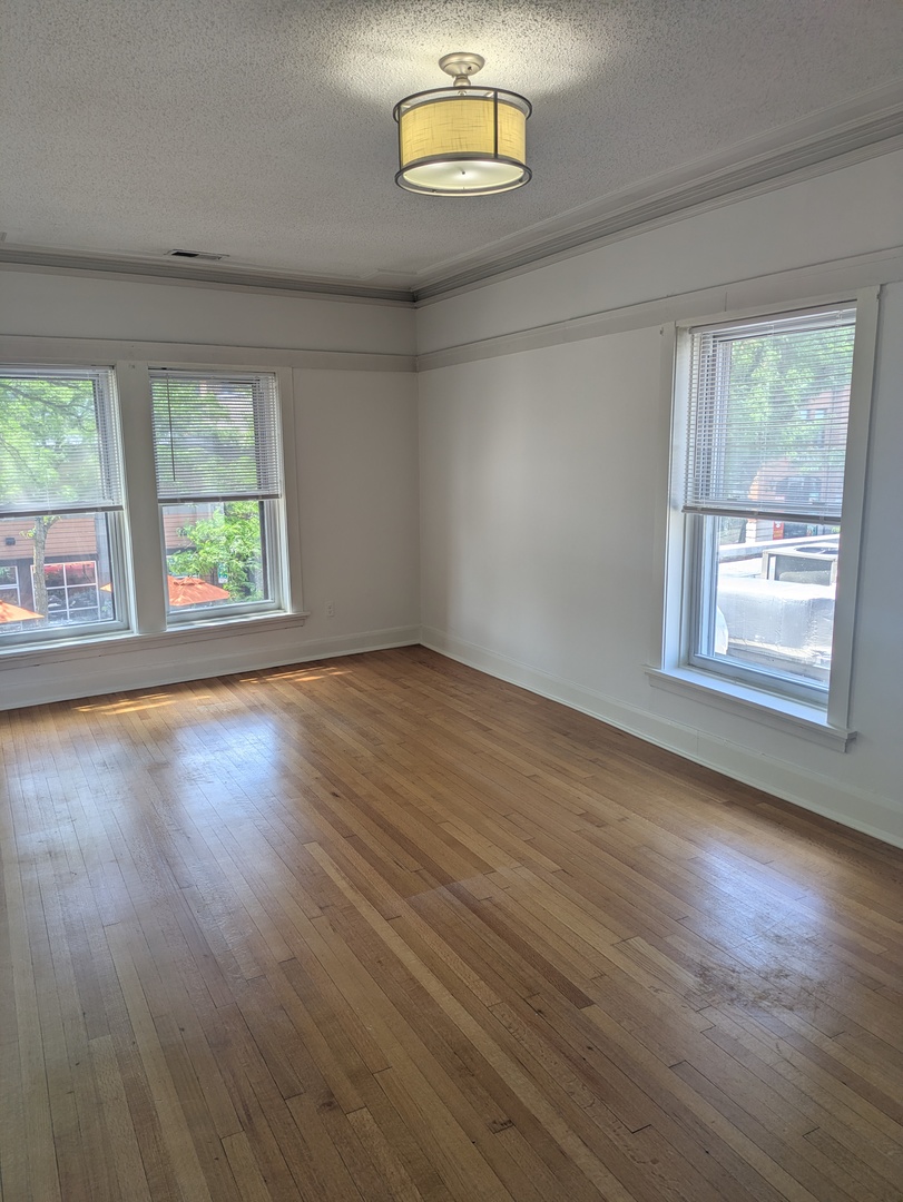 103 E 1st Street 2n Property Photo 3