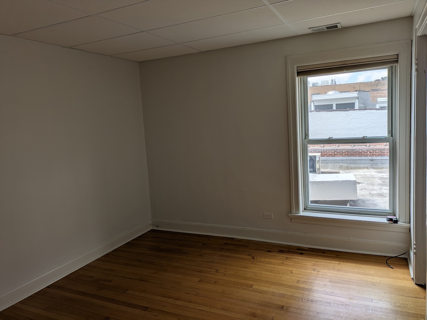 103 E 1st Street 2n Property Photo 7