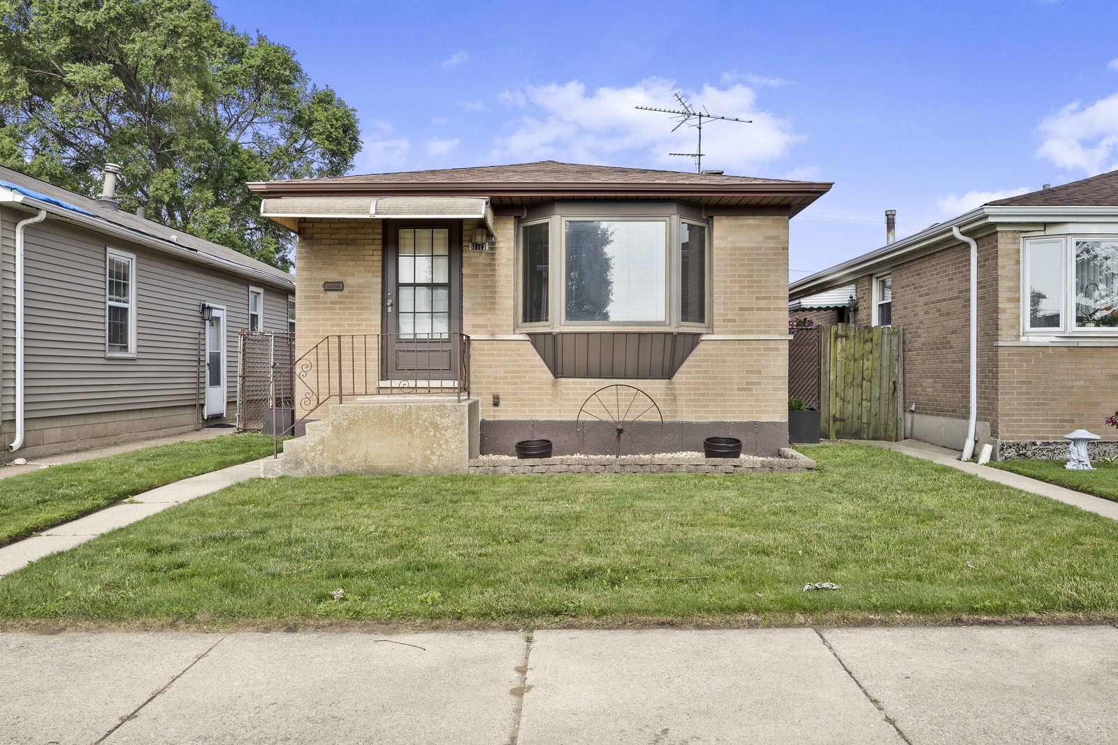 12723 S Marquette Avenue Property Photo 1