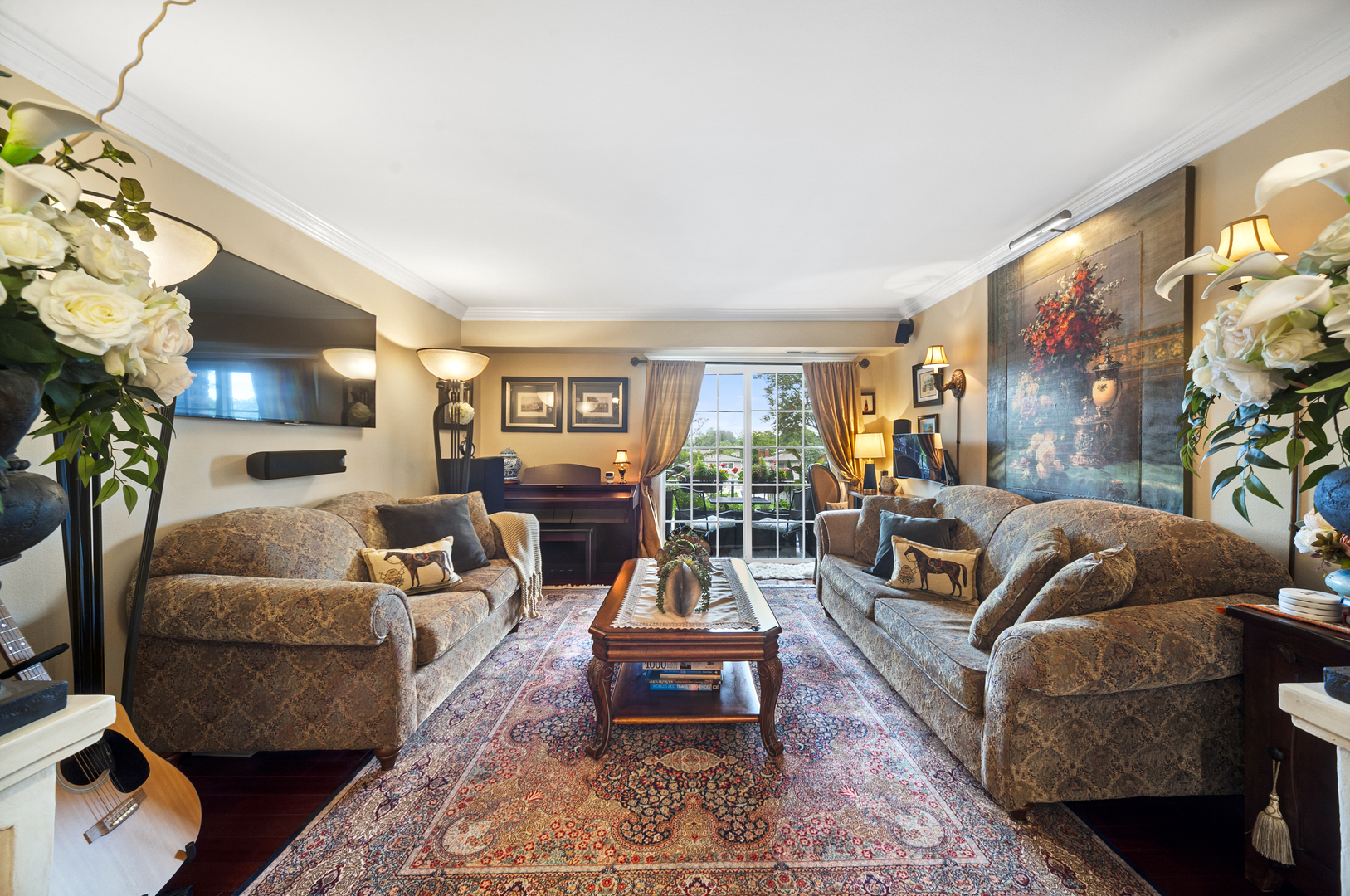 1627 N Windsor Drive 305 Property Photo 4