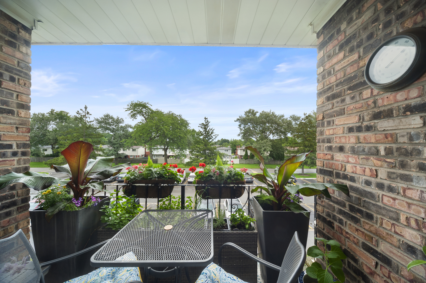 1627 N Windsor Drive 305 Property Photo 13
