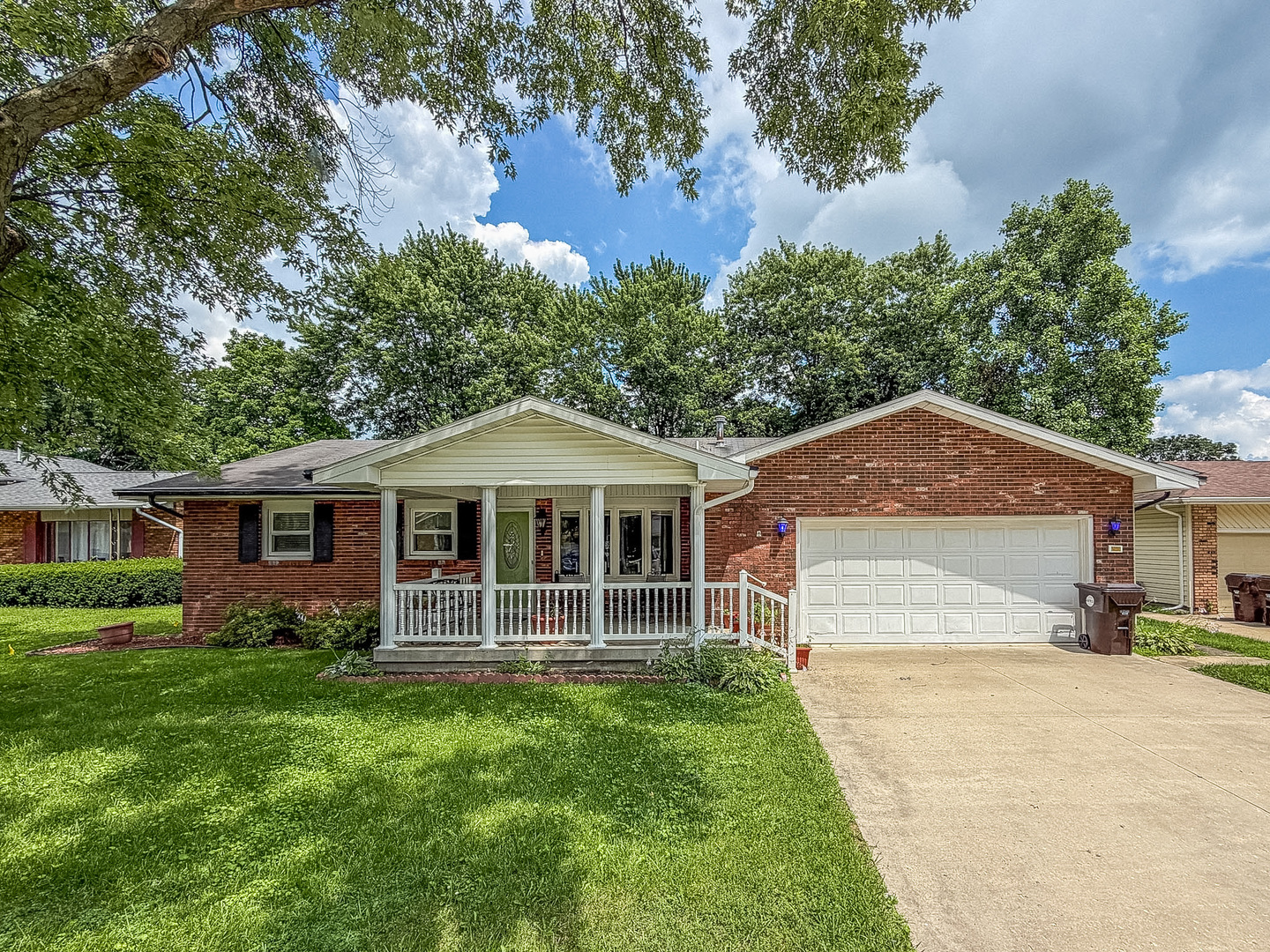 1020 Illinois Drive Property Photo 1