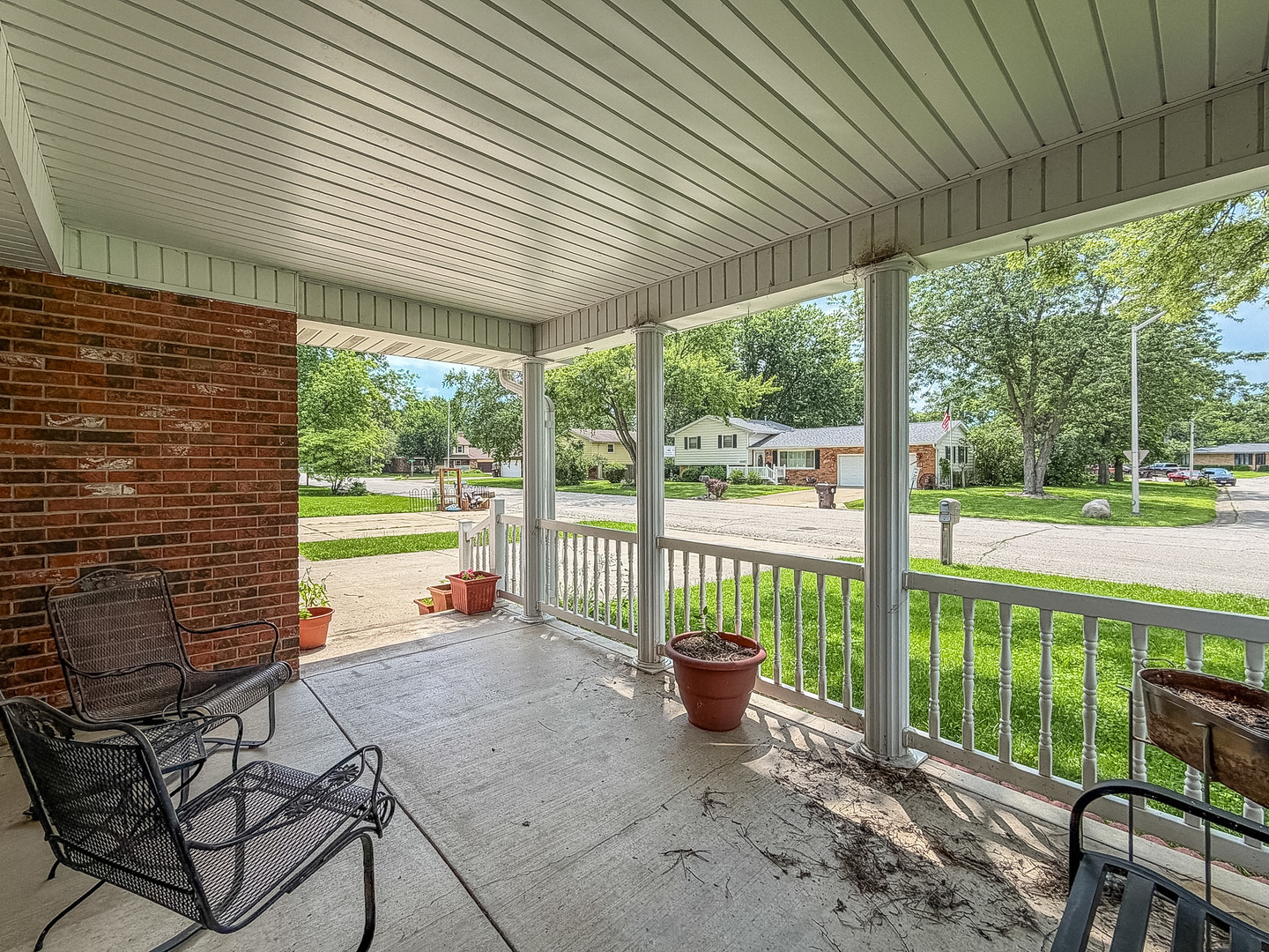 1020 Illinois Drive Property Photo 4