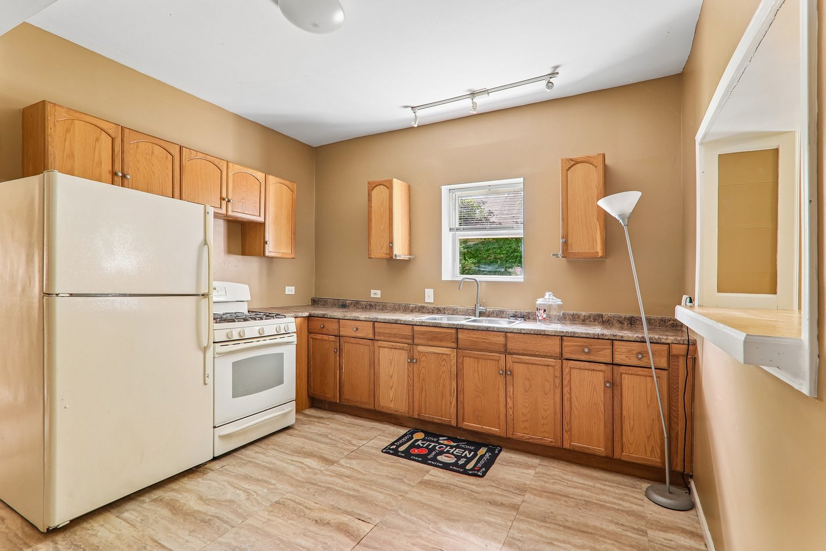 14248 Honore Avenue Property Photo 13