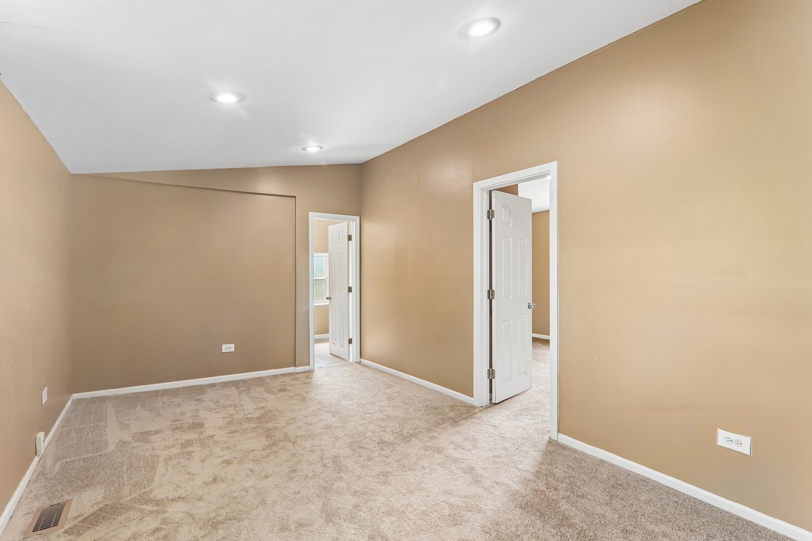 14248 Honore Avenue Property Photo 19