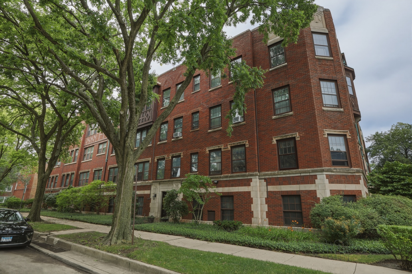 446 Elmwood Avenue 2