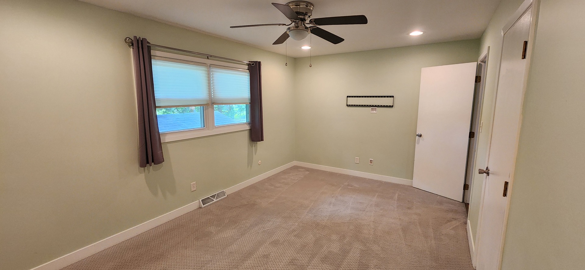 1240 Constellation Drive Property Photo 10