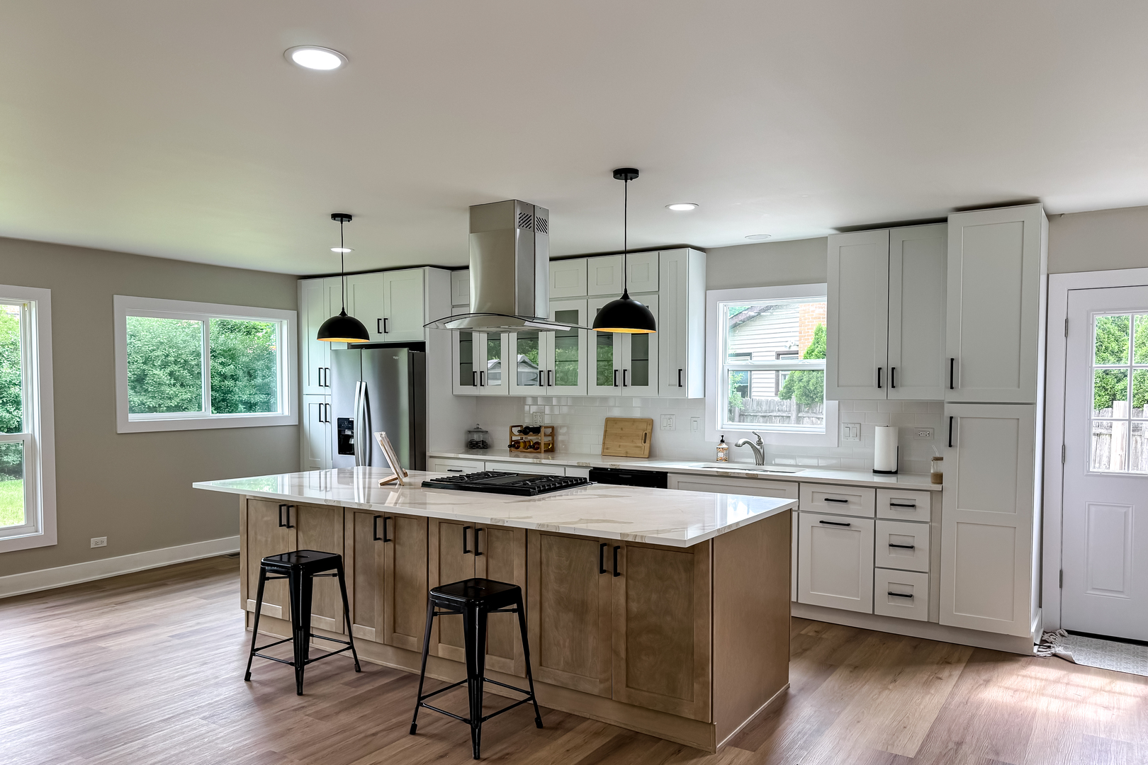 2018 E Ivy Lane Property Photo 4
