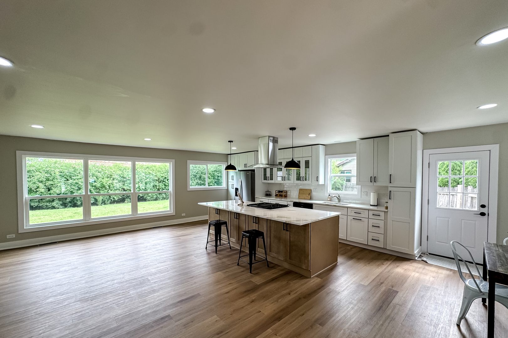 2018 E Ivy Lane Property Photo 8