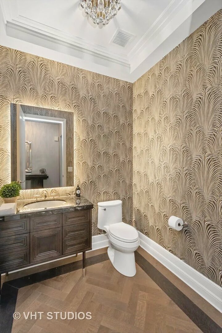 435 N Michigan Avenue 401 Property Photo 5