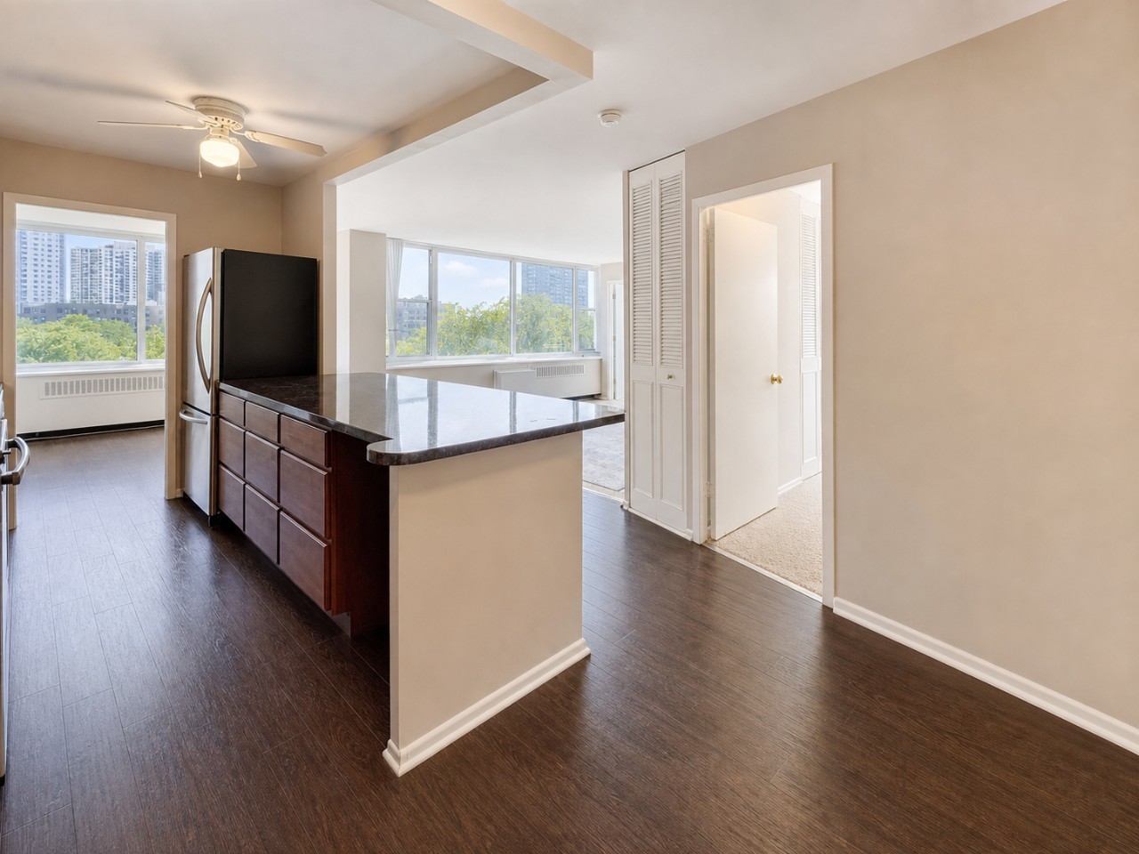 4250 N Marine Drive 716 Property Photo 10