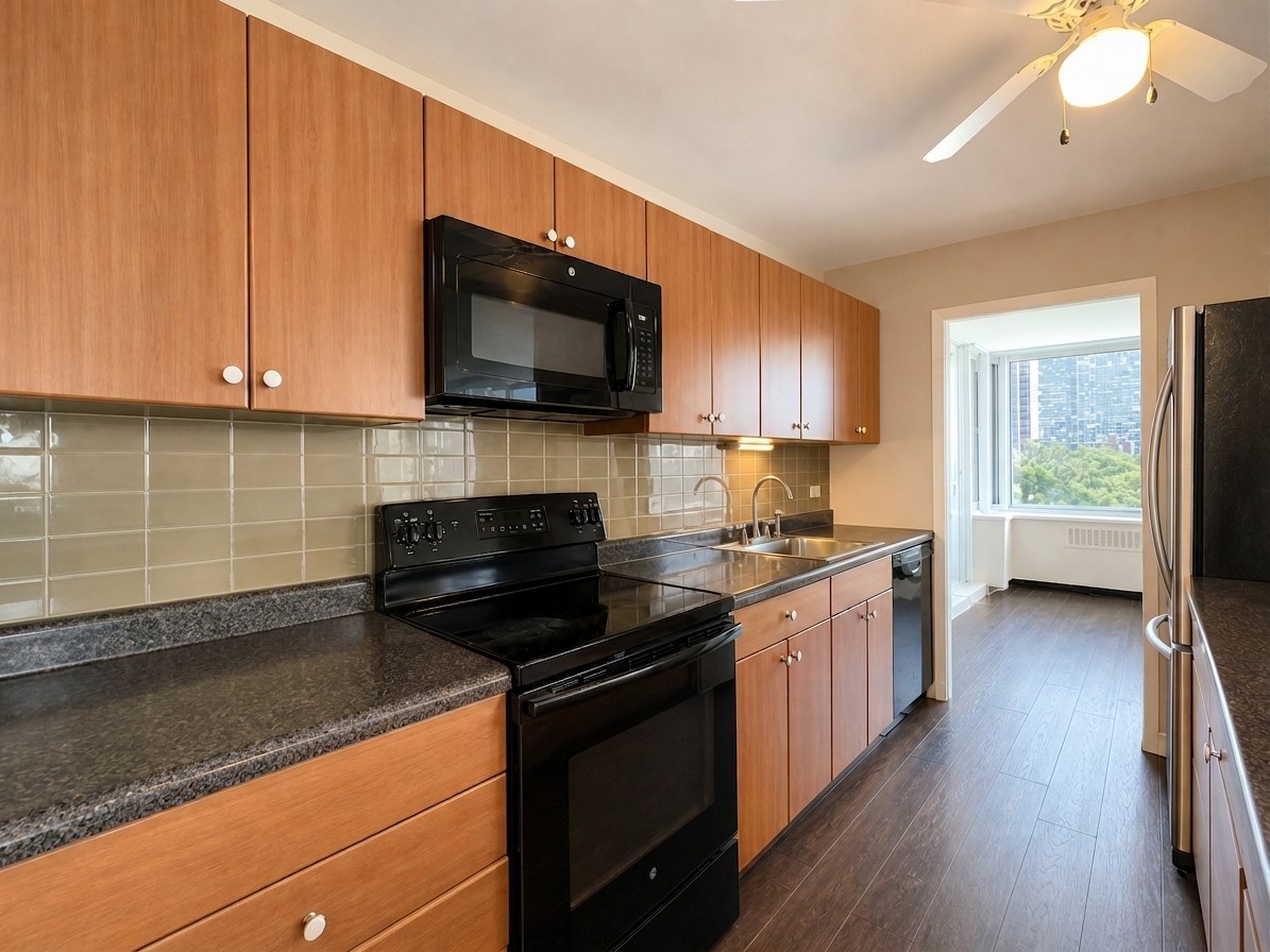 4250 N Marine Drive 716 Property Photo 12