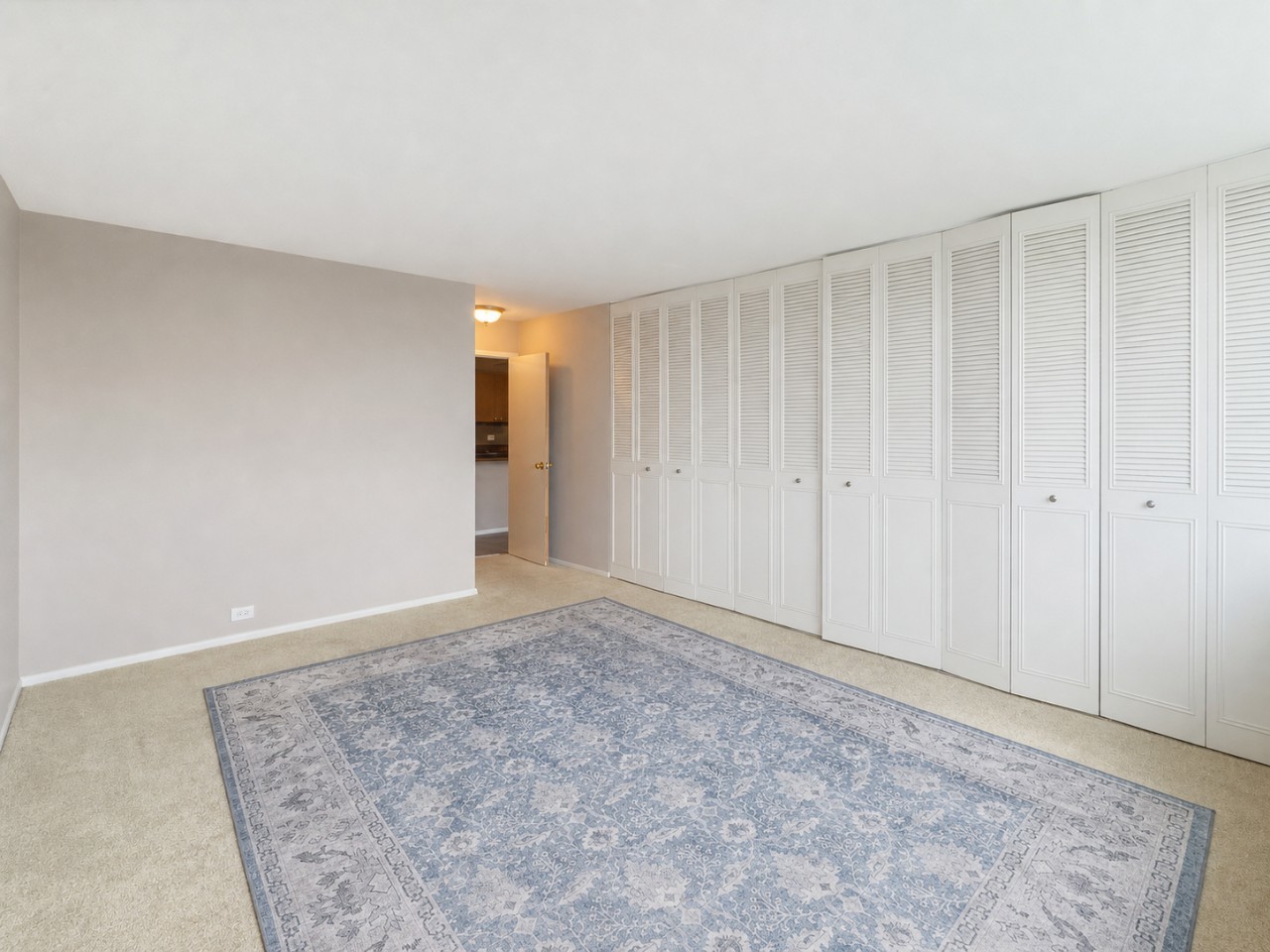 4250 N Marine Drive 716 Property Photo 21