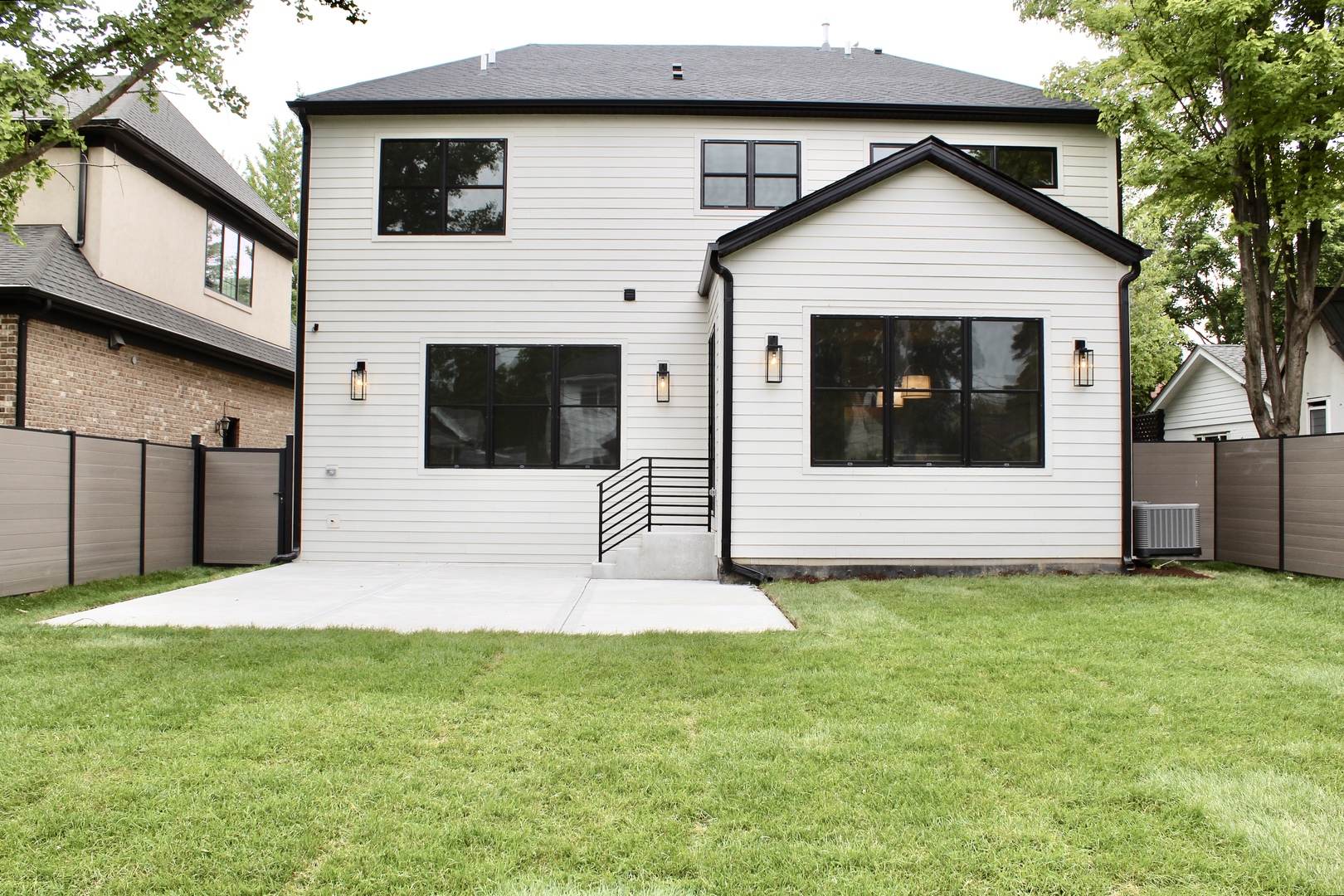 120 N Walnut Street Property Photo 3