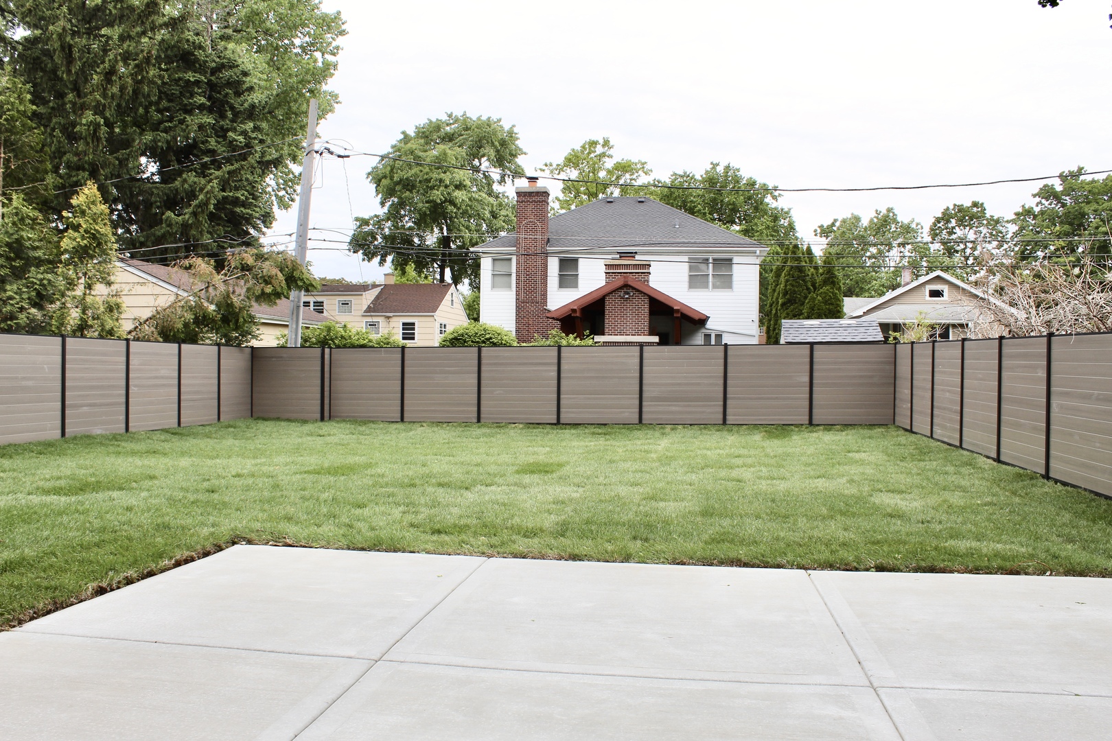 120 N Walnut Street Property Photo 4