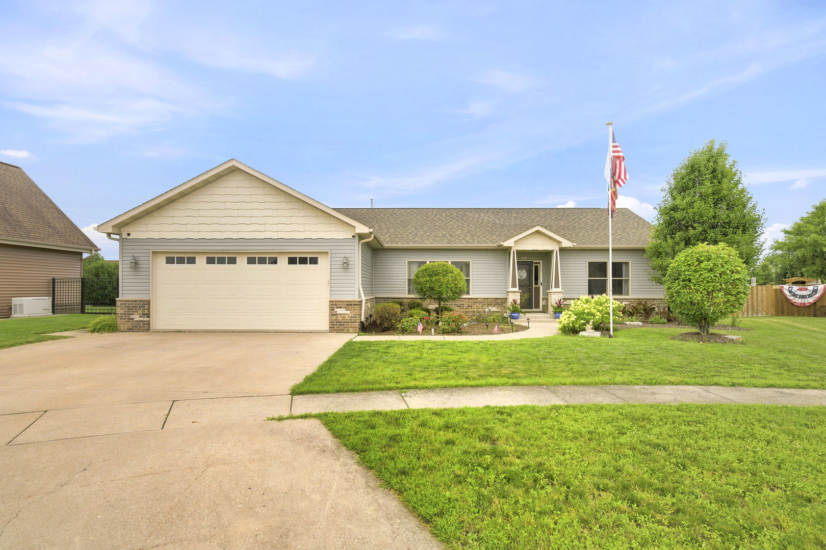 710 Pheasant Lane Property Photo 1