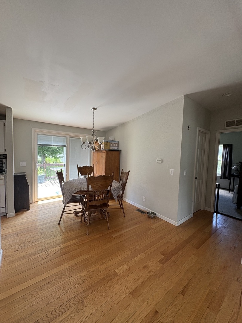 127 Cardinal Lane Property Photo 3