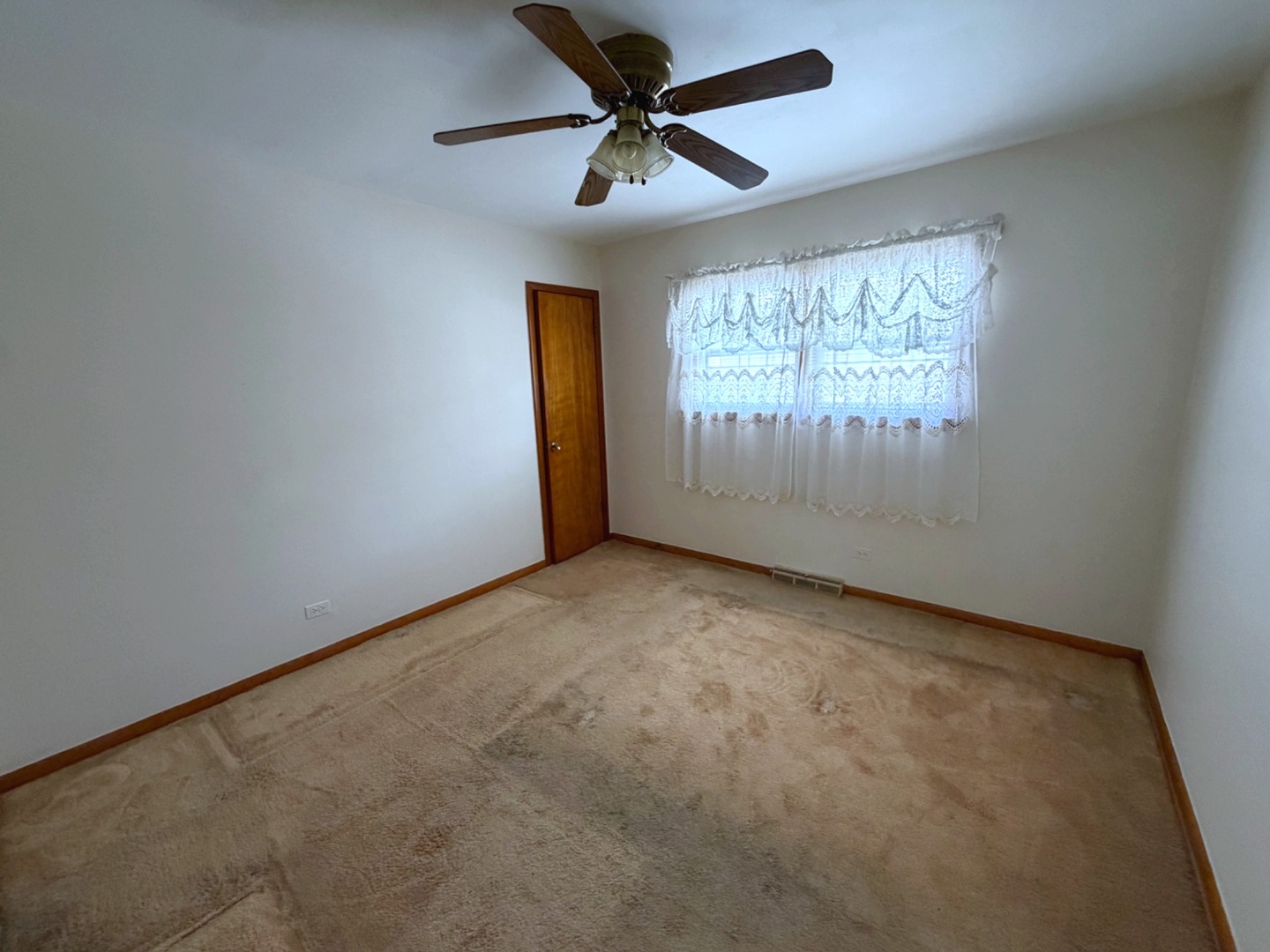 12850 S Commercial Avenue Property Photo 6
