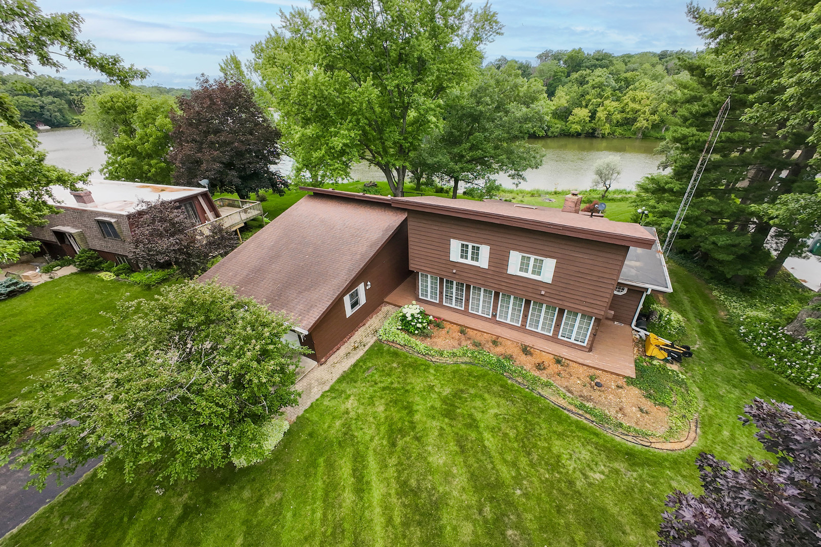 511 N Woodland Drive Property Photo 1
