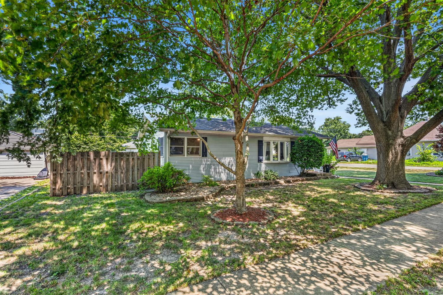 718 E Chestnut Street Property Photo 3
