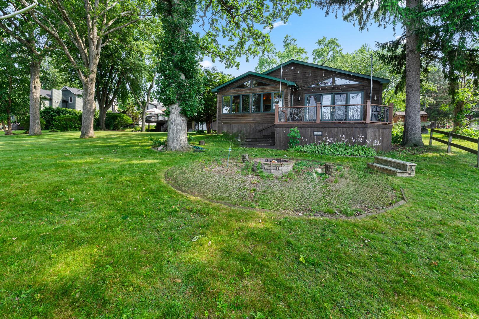 4122 W Lake Shore Drive Property Photo 2