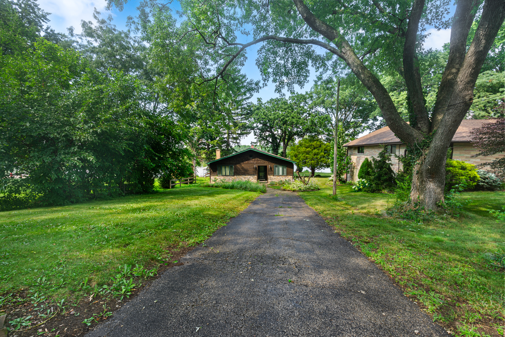 4122 W Lake Shore Drive Property Photo 4