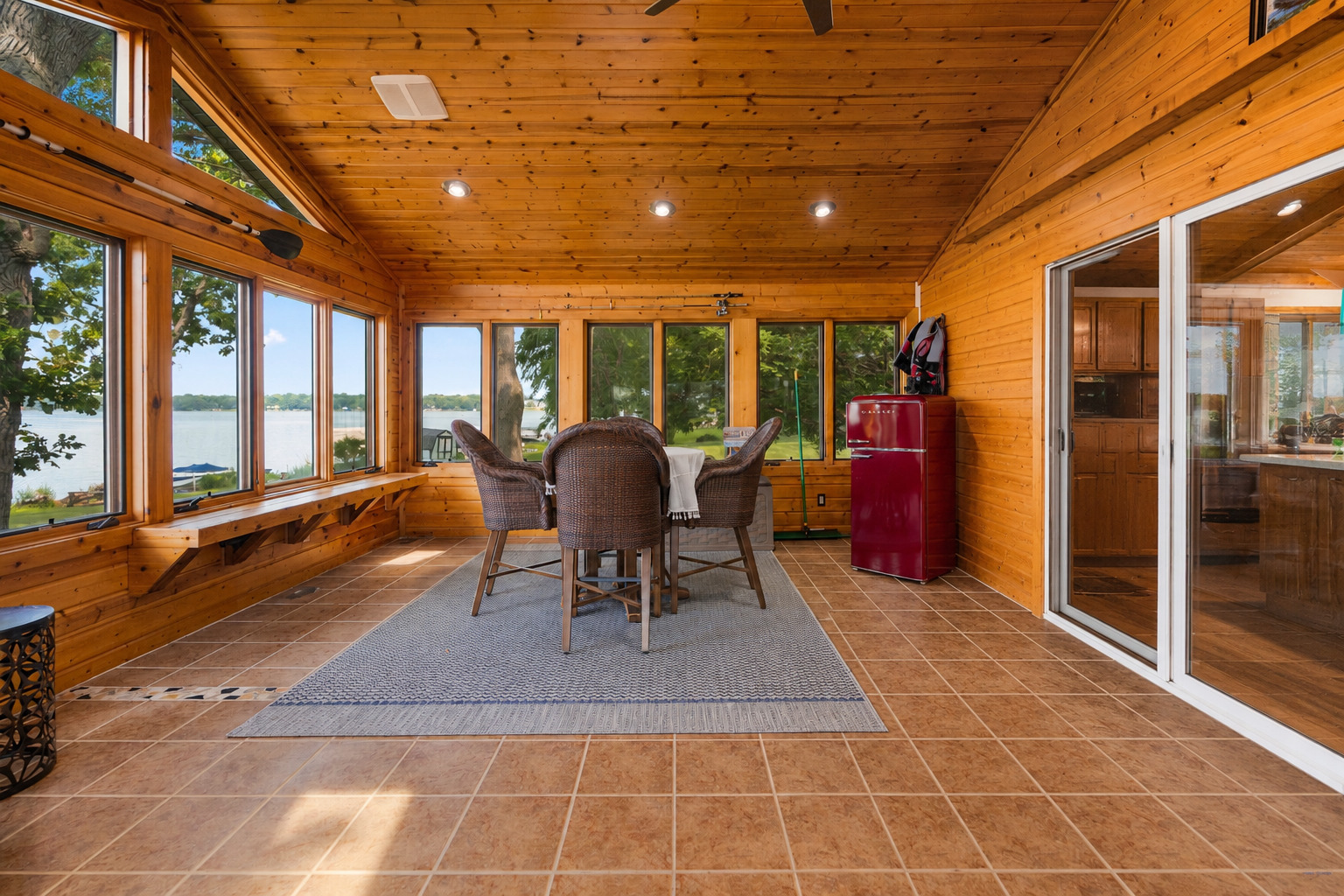 4122 W Lake Shore Drive Property Photo 5